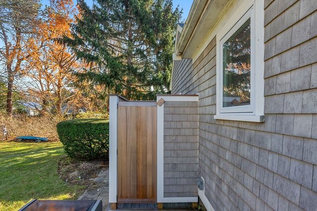 18 Captain Stanley Rd, Yarmouth, MA 02664