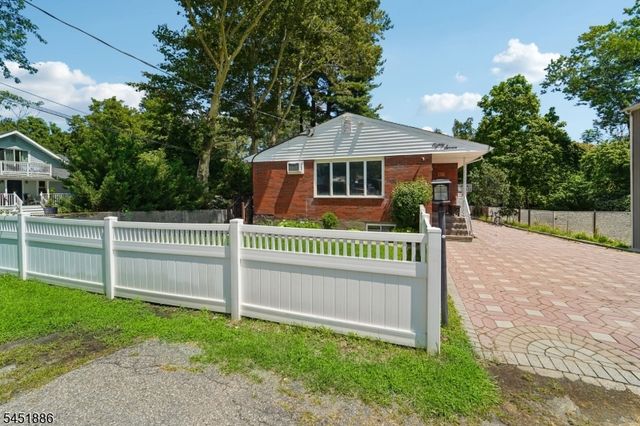 87 Berkshire Ave, Rockaway Twp., NJ 07801