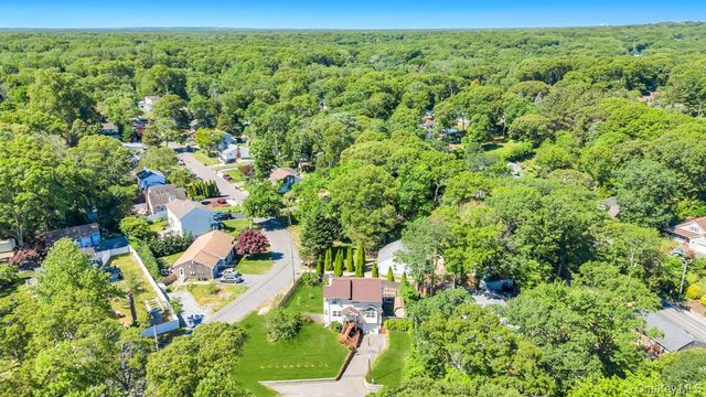 14 Cherry Road, Rocky Point, NY 11778