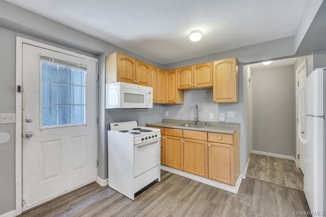 14 Cherry Road, Rocky Point, NY 11778