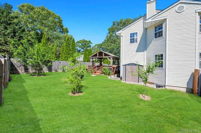14 Cherry Road, Rocky Point, NY 11778