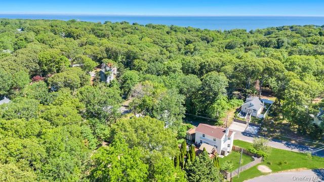 14 Cherry Road, Rocky Point, NY 11778