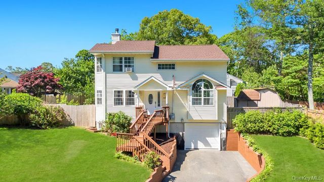 14 Cherry Road, Rocky Point, NY 11778