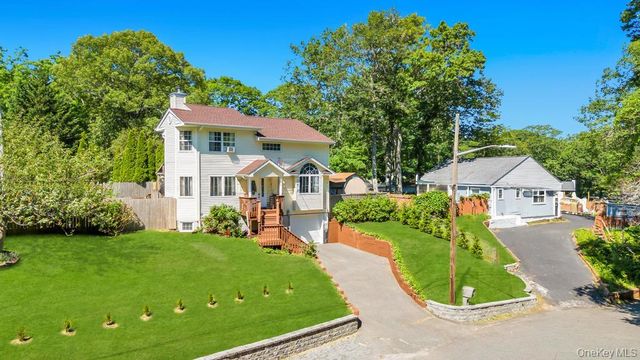 14 Cherry Road, Rocky Point, NY 11778