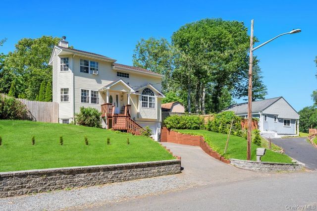 14 Cherry Road, Rocky Point, NY 11778