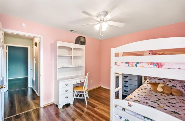 2338 Vialoux Dr, Corpus Christi, TX 78418
