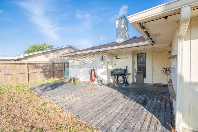 2338 Vialoux Dr, Corpus Christi, TX 78418