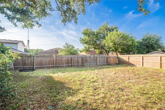 2338 Vialoux Dr, Corpus Christi, TX 78418