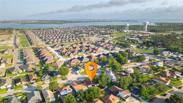2338 Vialoux Dr, Corpus Christi, TX 78418