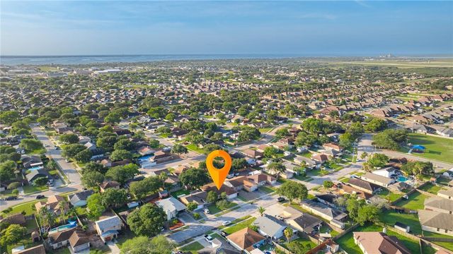 2338 Vialoux Dr, Corpus Christi, TX 78418