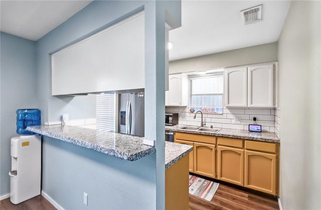 2338 Vialoux Dr, Corpus Christi, TX 78418