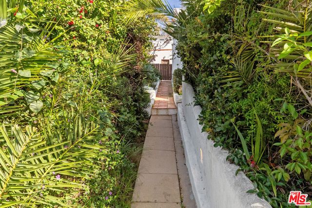1914 Fairburn Avenue, Los Angeles, CA 90025