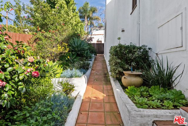 1914 Fairburn Avenue, Los Angeles, CA 90025