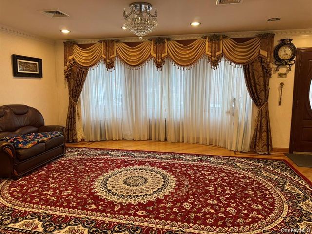 10904 Myrtle Avenue, Richmond Hill, NY 11418