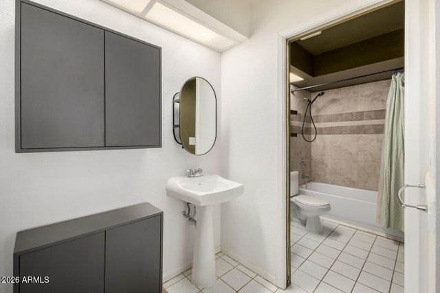 925 N COLLEGE Avenue G225, Tempe, AZ 85288