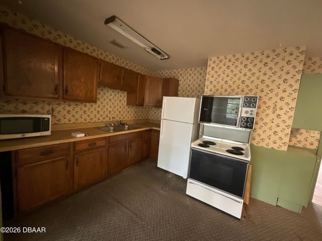 1120 Australia Avenue, Daytona Beach, FL 32114