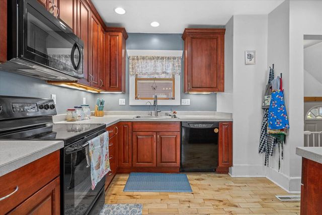 939 Greenfield AVENUE, Waukesha, WI 53186
