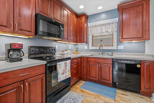 939 Greenfield AVENUE, Waukesha, WI 53186