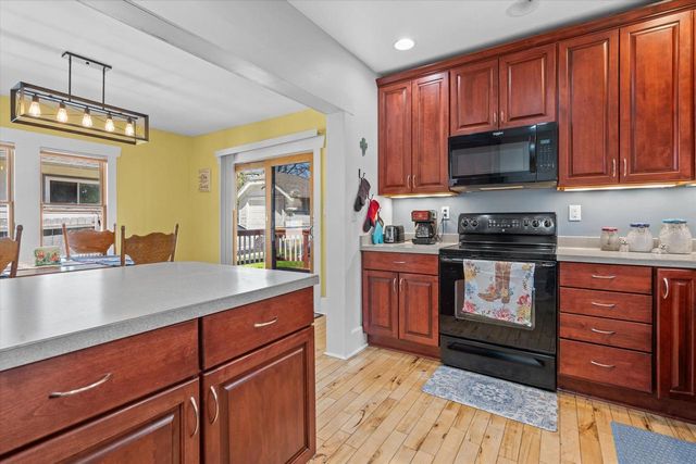 939 Greenfield AVENUE, Waukesha, WI 53186