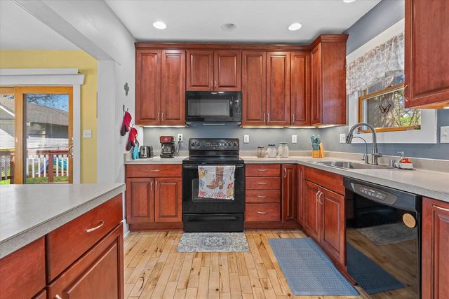939 Greenfield AVENUE, Waukesha, WI 53186