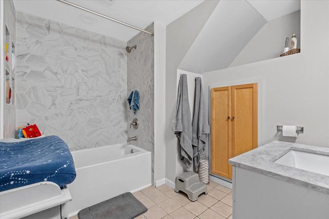 939 Greenfield AVENUE, Waukesha, WI 53186