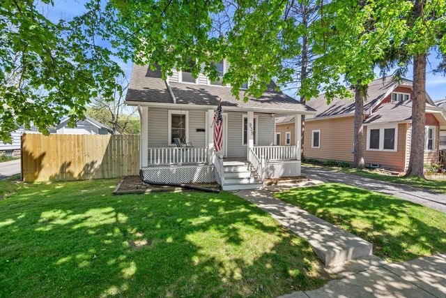 939 Greenfield AVENUE, Waukesha, WI 53186