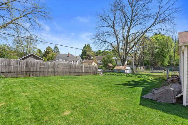 939 Greenfield AVENUE, Waukesha, WI 53186