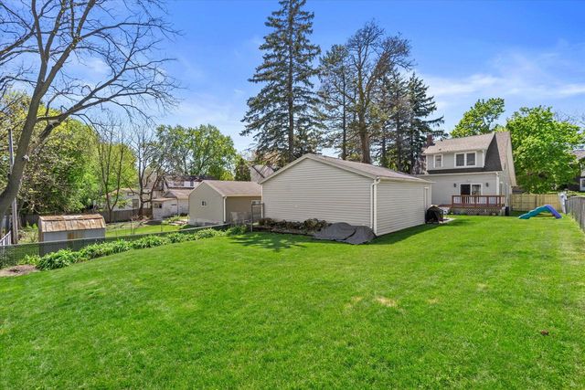 939 Greenfield AVENUE, Waukesha, WI 53186