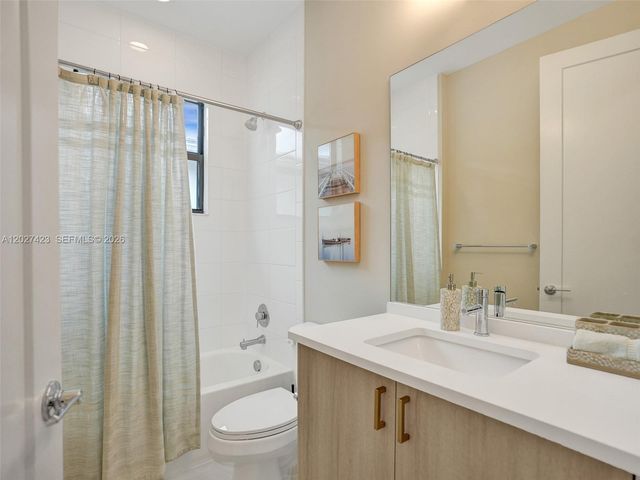 8642 Swinley Forest Way, Boca Raton, FL 33434