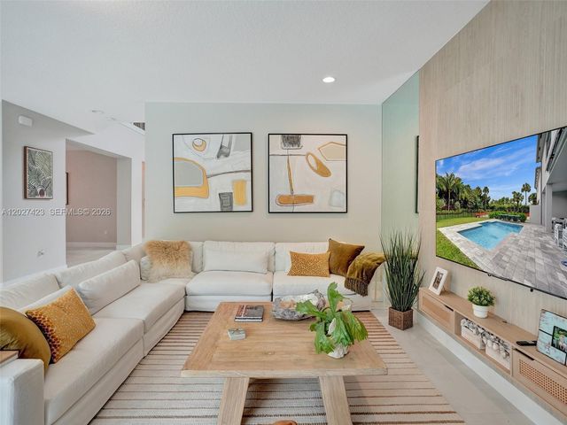 8642 Swinley Forest Way, Boca Raton, FL 33434