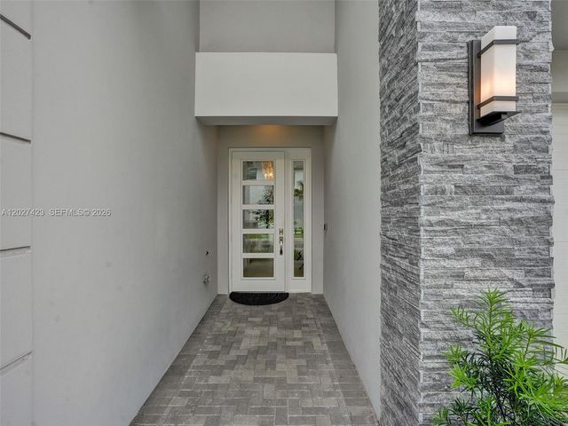 8642 Swinley Forest Way, Boca Raton, FL 33434