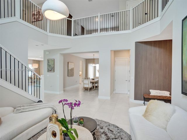 8642 Swinley Forest Way, Boca Raton, FL 33434