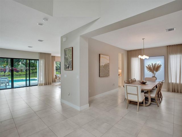 8642 Swinley Forest Way, Boca Raton, FL 33434