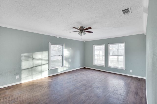 112 Barger Drive, Waxahachie, TX 75165