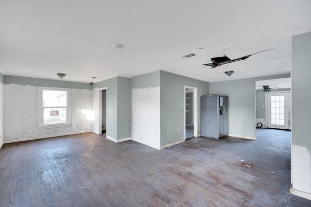 112 Barger Drive, Waxahachie, TX 75165