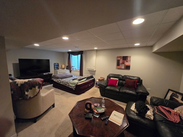 494 Vaughn Circle, Aurora, IL 60502