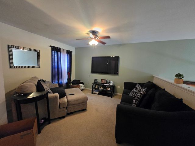 494 Vaughn Circle, Aurora, IL 60502