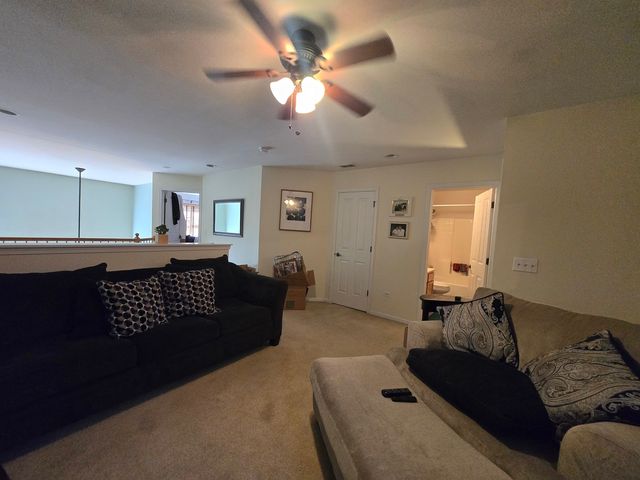 494 Vaughn Circle, Aurora, IL 60502