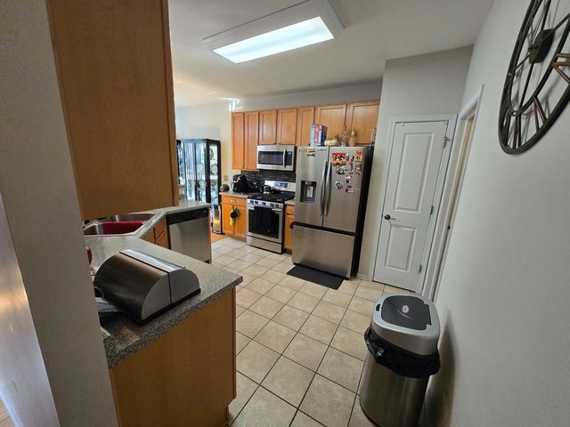 494 Vaughn Circle, Aurora, IL 60502