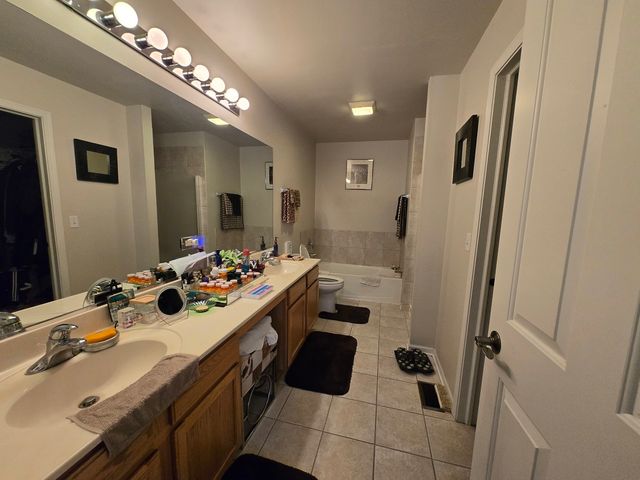 494 Vaughn Circle, Aurora, IL 60502