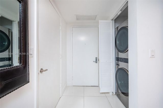 475 Brickell Ave 2908, Miami, FL 33131