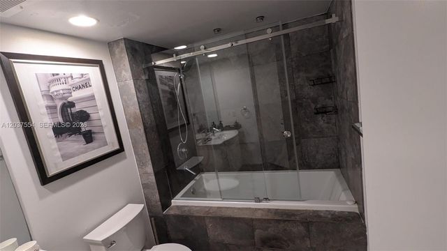 475 Brickell Ave 2908, Miami, FL 33131