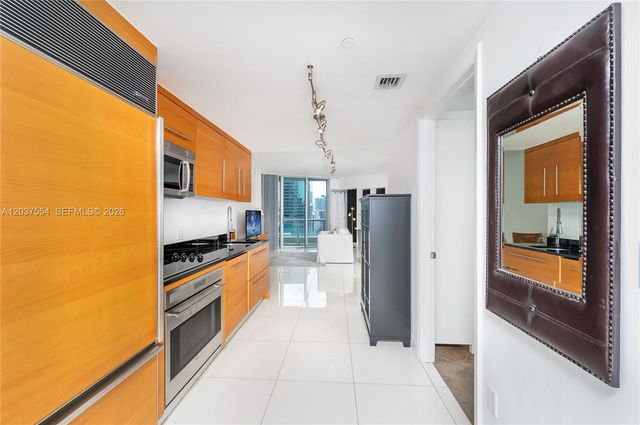 475 Brickell Ave 2908, Miami, FL 33131
