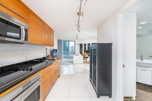 475 Brickell Ave 2908, Miami, FL 33131