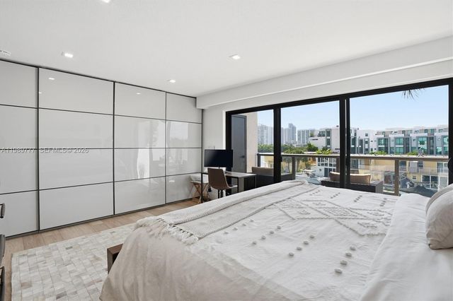 4000 NE 168th St 113B, North Miami Beach, FL 33160