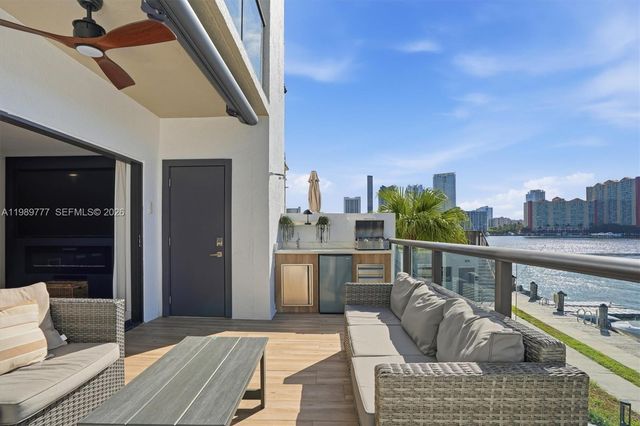 4000 NE 168th St 113B, North Miami Beach, FL 33160