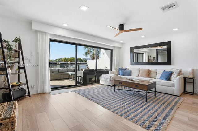 4000 NE 168th St 113B, North Miami Beach, FL 33160