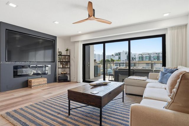 4000 NE 168th St 113B, North Miami Beach, FL 33160