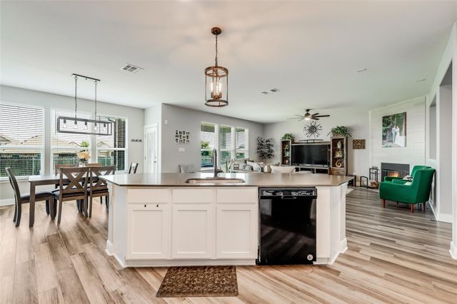 140 Auburn ST, Kyle, TX 78640