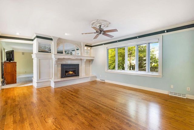 W212N10497 Parkland CIRCLE, Colgate, WI 53017